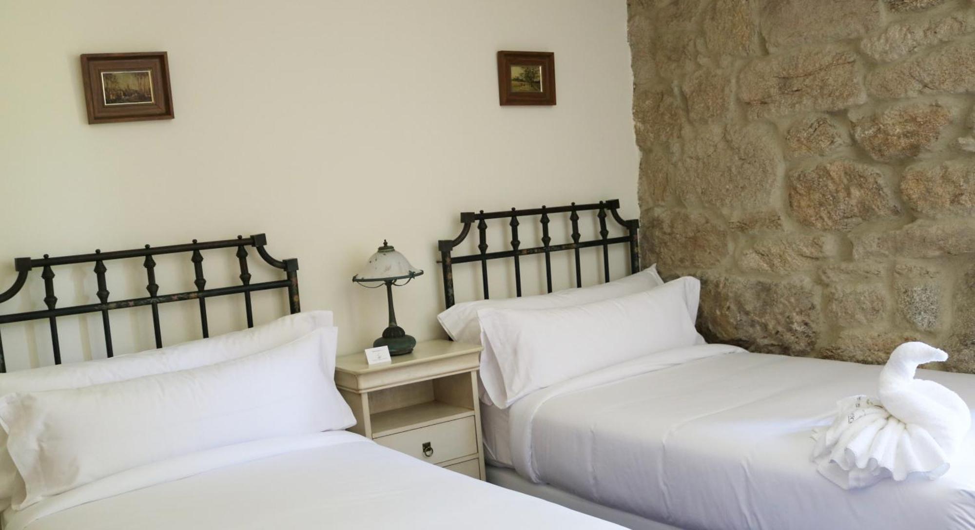Jardines Pazo A Fabrica Guest House Celanova Bagian luar foto
